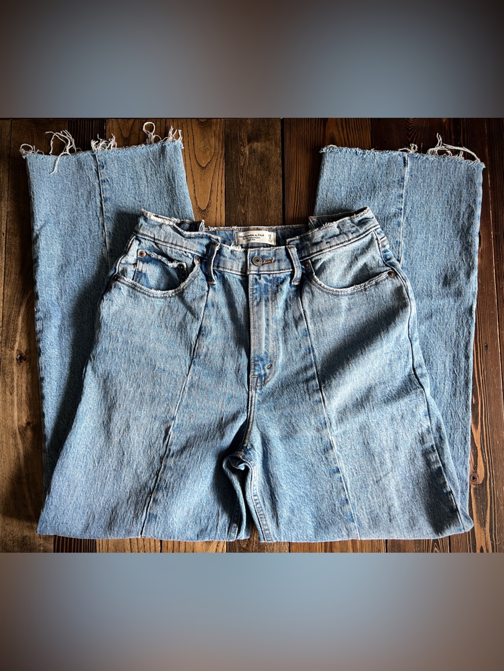 ABERCROMBIE • ‘90s Relaxed Jean High Rise Curve Love 29/8 light wash straight